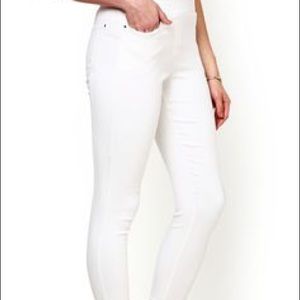 Curve Appeal White Minimalist Jegging